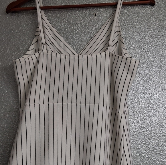 Fun Summer White Dress With Black Stripes & A Criss Cross Bodice   Size L - Picture 12 of 14